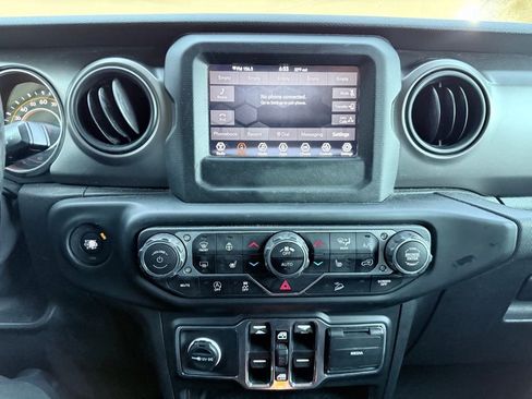 Used 2019 Jeep Wrangler Unlimited Sport S image 18