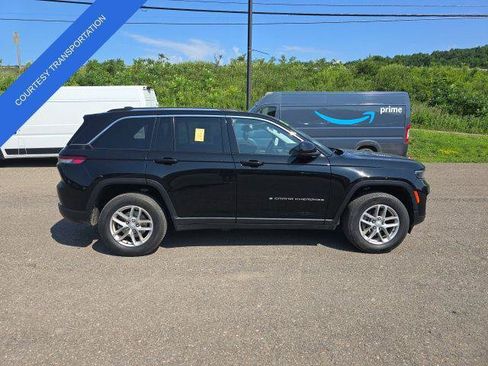 Certified 2023 Jeep Grand Cherokee Laredo AWD/4WD image 5