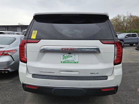 Used 2022 GMC Yukon SLT w/ SLT Premium Package image 12