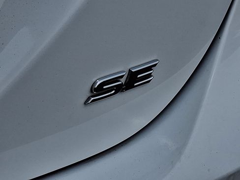 Used 2021 Toyota Camry SE FWD image 29
