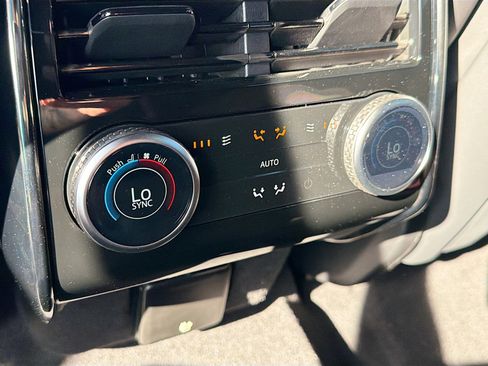 New 2026 Land Rover Range Rover Sport Dynamic SE image 21