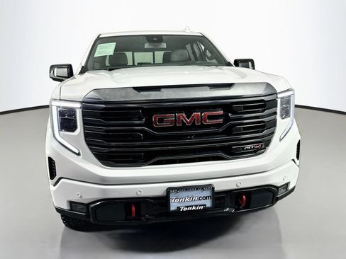Used 2022 GMC Sierra 1500 AT4 w/ AT4 Premium Package AWD/4WD image 2
