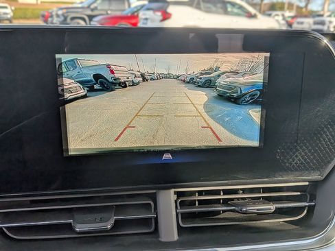 Used 2025 Chevrolet Trax LT w/ LT Convenience Package image 28