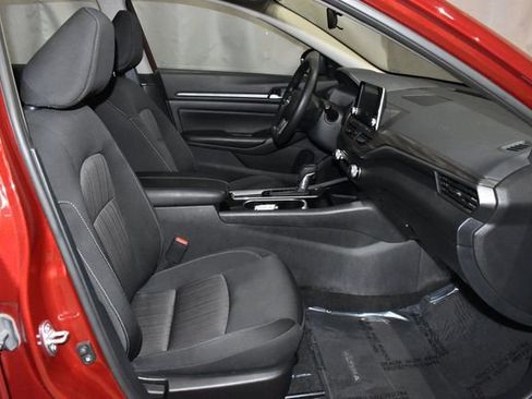 Used 2024 Nissan Altima 2.5 SV image 29