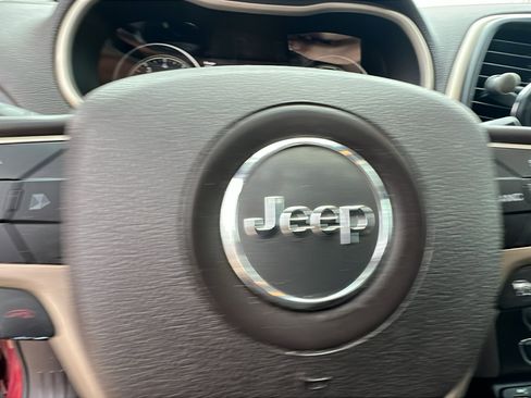 Used 2014 Jeep Cherokee Trailhawk w/ Technology Group image 29