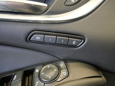 Used 2024 Buick Enclave Avenir w/ Avenir Technology Package AWD/4WD image 34