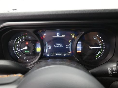 Used 2024 Jeep Wrangler Unlimited AWD/4WD image 15