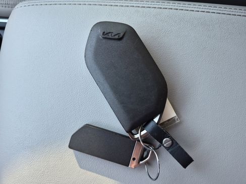 Used 2024 Kia Sorento S image 31