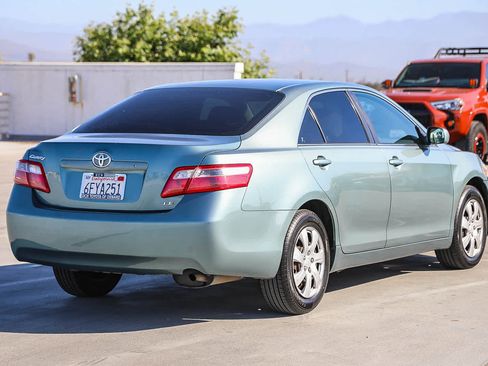 Used 2009 Toyota Camry LE FWD image 5