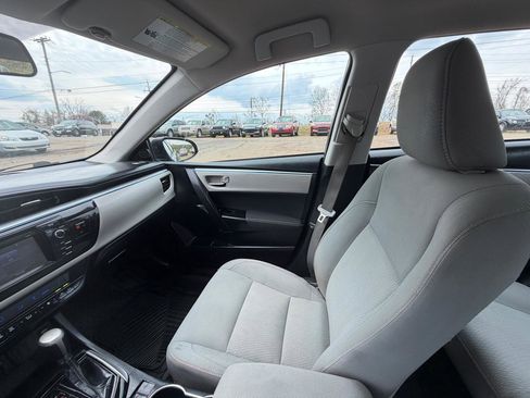 Used 2015 Toyota Corolla LE image 22