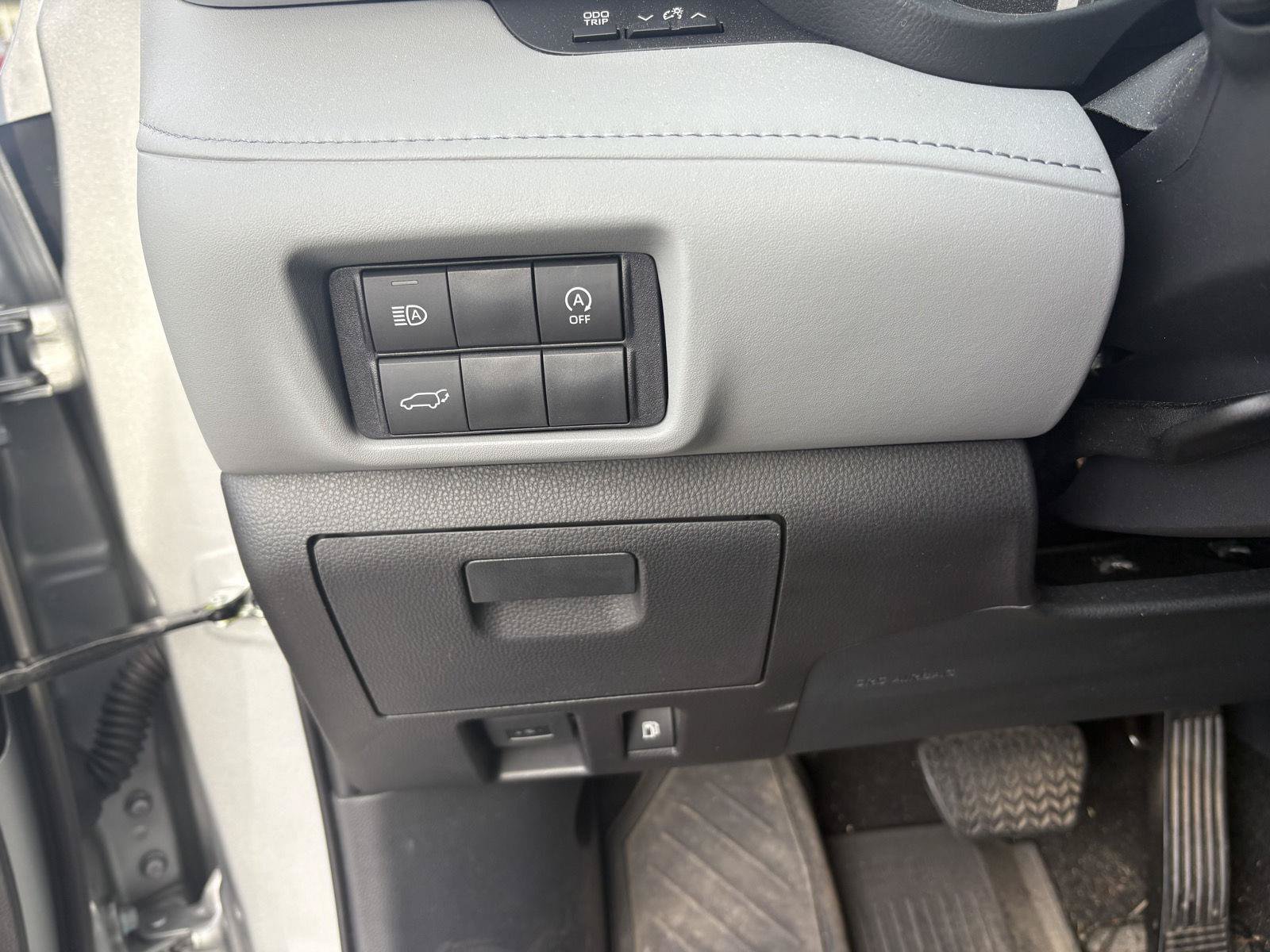 Used 2025 Toyota Highlander XLE AWD/4WD image 13