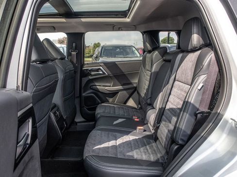 New 2024 Mitsubishi Outlander 4WD Plug-In Hybrid image 26