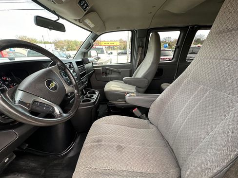 Used 2019 Chevrolet Express 3500 LS image 12