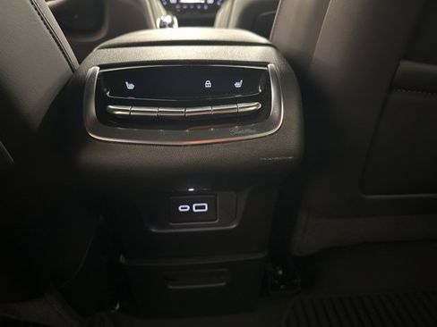 Used 2025 Cadillac XT6 Premium Luxury w/ Technology Package image 35