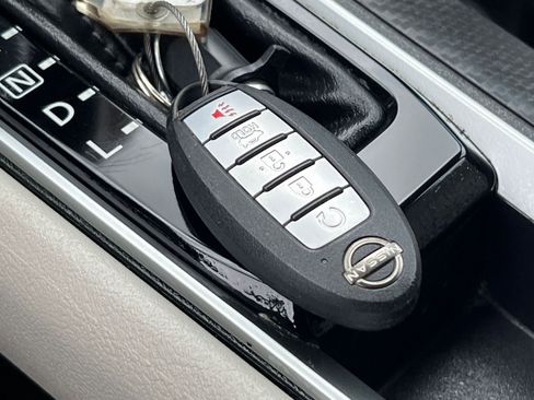 Used 2025 Nissan Altima 2.5 SV FWD image 25