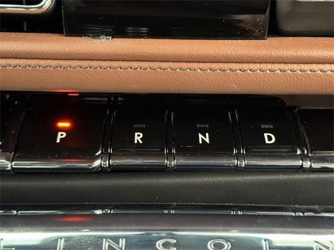 Used 2025 Lincoln Aviator Reserve w/ Jet Appearance Package image 23