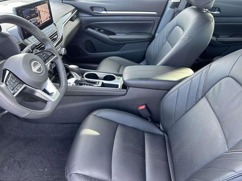 Used 2024 Nissan Altima 2.5 SR w/ SR Premium Package image 13