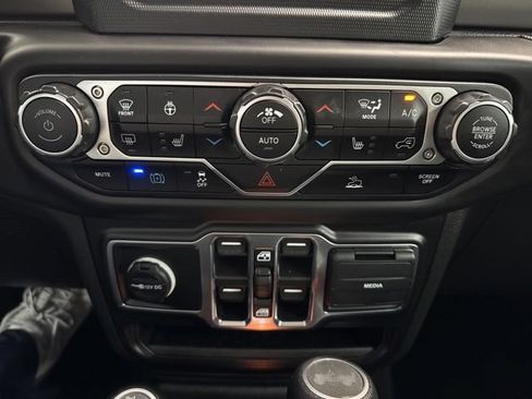 Used 2023 Jeep Wrangler Unlimited w/ Cold Weather Group AWD/4WD image 40