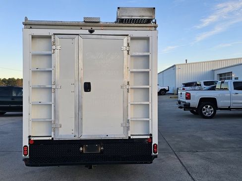 Used 2019 Chevrolet Express 3500 Work Van 2D Chassis w/ Power Convenience Package image 4