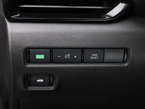 Certified 2023 Nissan Sentra SV image 38