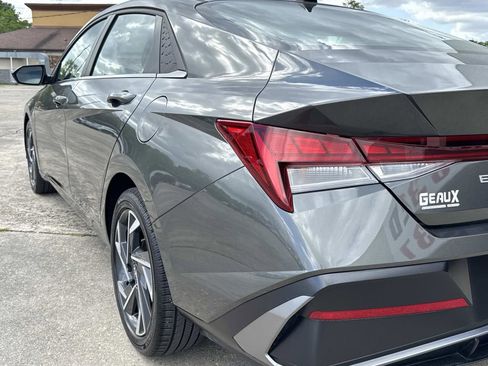 Used 2025 Hyundai Elantra SEL image 10