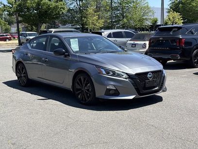 Used 2022 Nissan Altima 2.5 SR w/ Midnight Edition Package