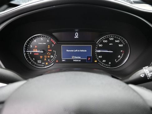 Used 2022 Cadillac XT4 Premium Luxury w/ Safety Alert Package AWD/4WD image 9