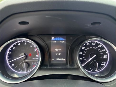 Used 2020 Toyota Camry SE image 14