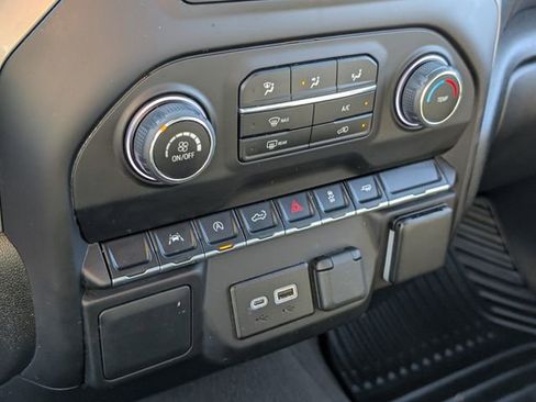 Used 2022 Chevrolet Silverado 1500 Custom image 25