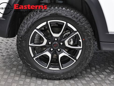 Used 2025 Jeep Compass Trailhawk w/ Trailer Tow Group AWD/4WD image 29