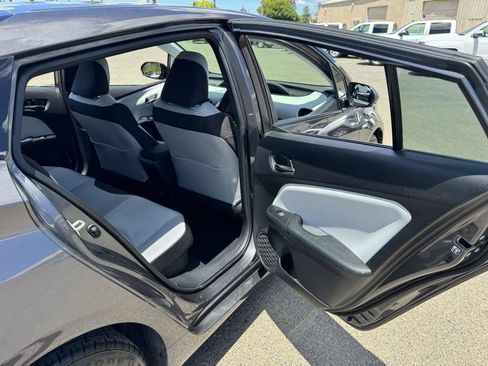 Used 2017 Toyota Prius Two FWD image 15