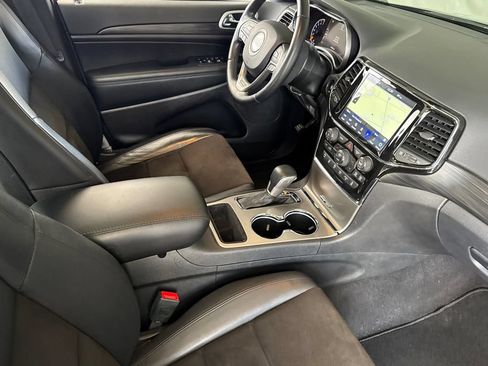 Used 2021 Jeep Grand Cherokee Laredo X AWD/4WD image 16
