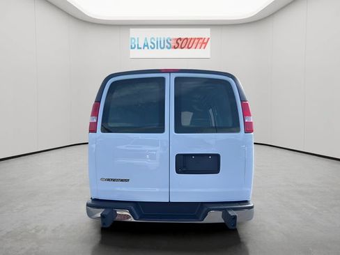 Used 2024 Chevrolet Express 2500 w/ Driver Convenience Package RWD image 4