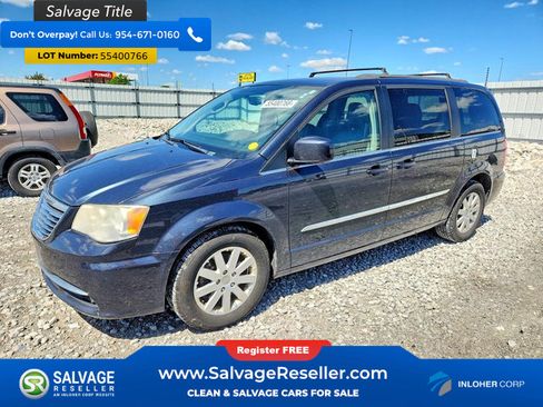 Used 2014 Chrysler Town & Country Touring FWD image 1
