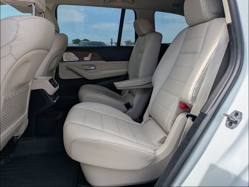 Used 2022 Mercedes-Benz GLS 450 4MATIC image 15