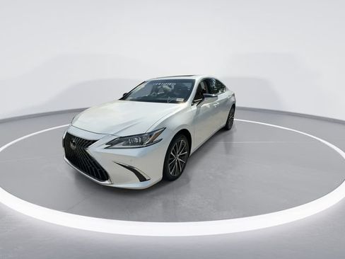 Certified 2024 Lexus ES 350 w/ Premium Package FWD image 4