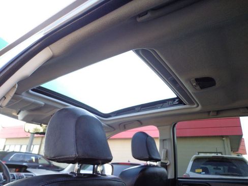 Used 2017 Subaru Forester 2.5i Touring image 21