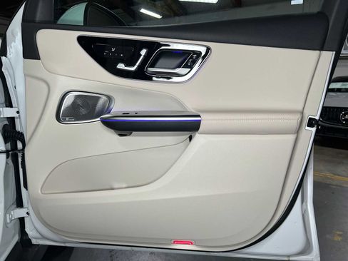 New 2025 Mercedes-Benz GLC 300 4MATIC image 11