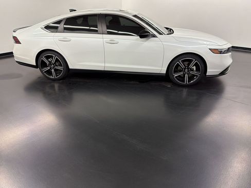 Certified 2023 Honda Accord Sport image 8