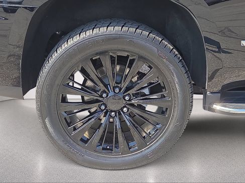 Certified 2019 GMC Yukon SLE w/ HD Trailering Package AWD/4WD image 17