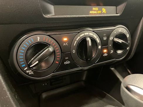 Used 2016 MAZDA MAZDA3 i Sport FWD image 41