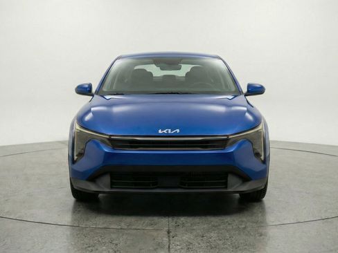 Used 2025 Kia K4 LXS image 2