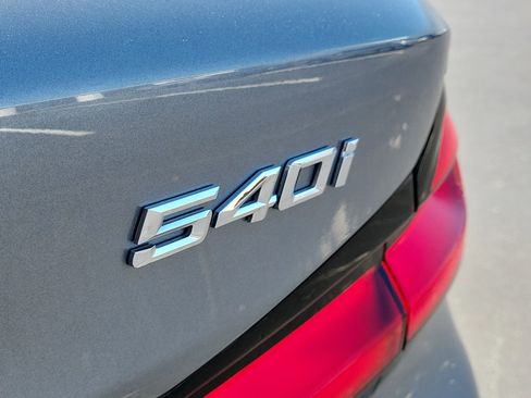Used 2023 BMW 540i w/ Premium Package RWD image 5