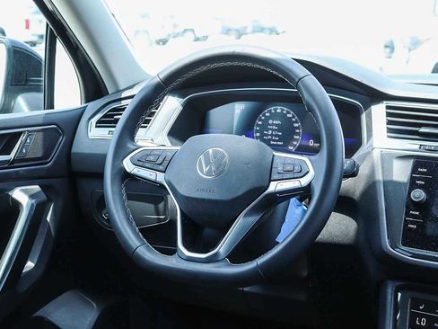 Certified 2023 Volkswagen Tiguan SE FWD image 14