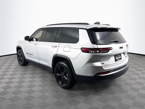 Used 2023 Jeep Grand Cherokee L Limited w/ Black Appearance Package RWD image 5