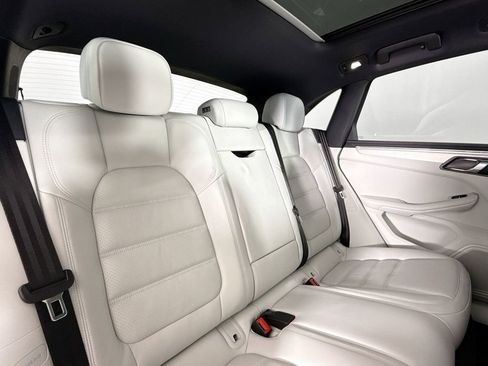 Certified 2025 Porsche Macan S image 15