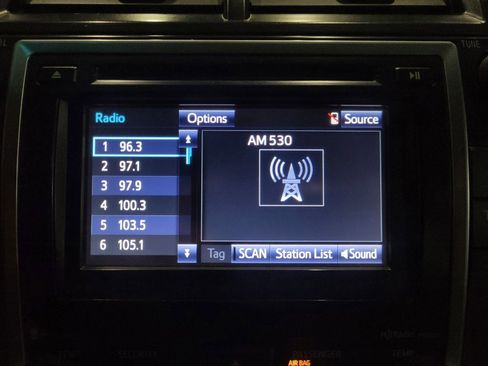 Used 2014 Toyota Camry XLE image 25