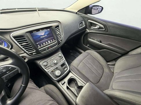 Used 2015 Chrysler 200 Limited w/ Spring Special Group FWD image 18
