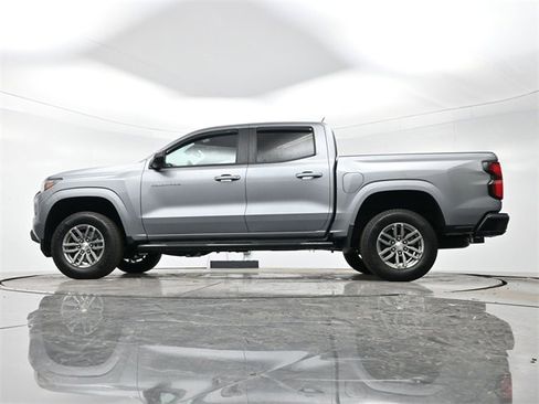 Used 2024 Chevrolet Colorado LT w/ LT Convenience Package III image 24