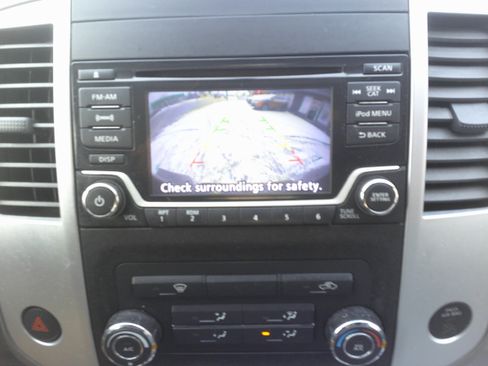 Used 2018 Nissan Frontier SV image 12